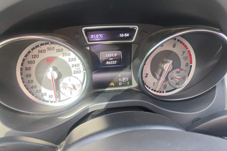 Used Mercedes-Benz GLA 2015 GLA 200 Sport Edition Odometer Close Up