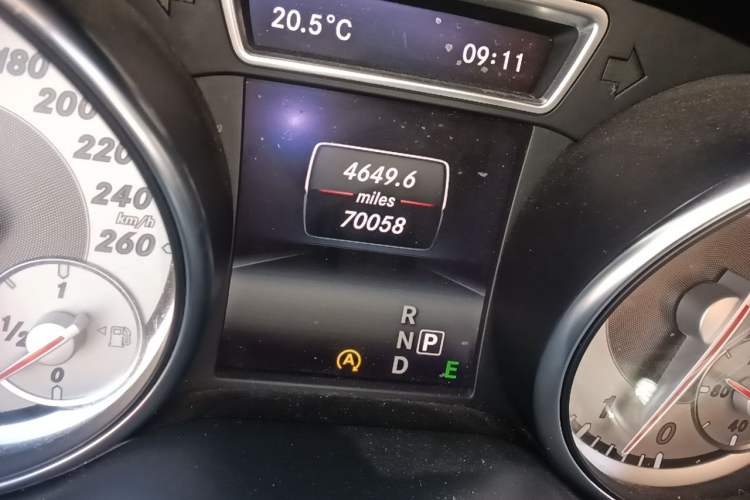 Used Mercedes-Benz GLA 2015 GLA 200 Sport Edition Odometer Close Up