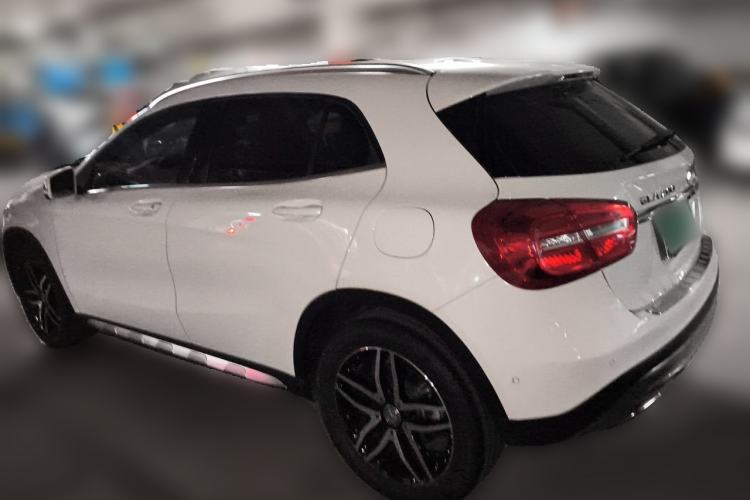 Used Mercedes-Benz GLA 2015 GLA 200 Fashion Model Rear Left 45 Deg