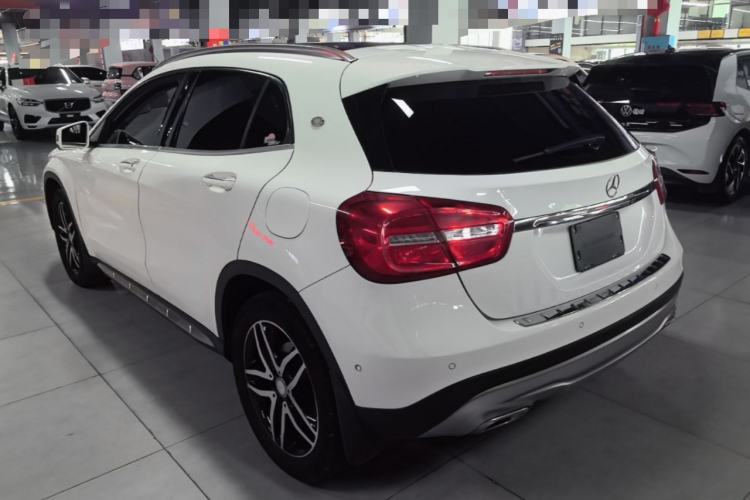 Used Mercedes-Benz GLA 2015 GLA 220 4MATIC Fashion Model Rear Left 45 Deg
