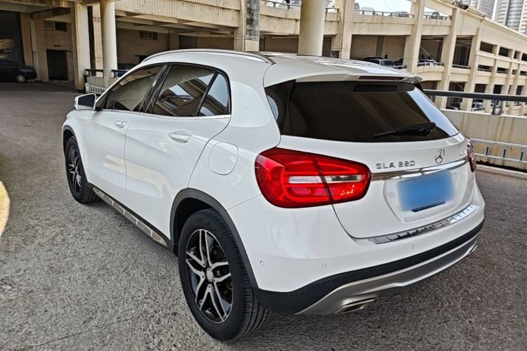 Used Mercedes-Benz GLA 2015 GLA 220 4MATIC Fashion Model Rear Left 45 Deg