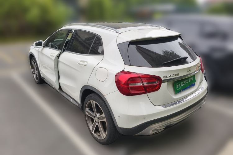 Used Mercedes-Benz GLA 2015 GLA 220 4MATIC Luxury Model Rear Left 45 Deg