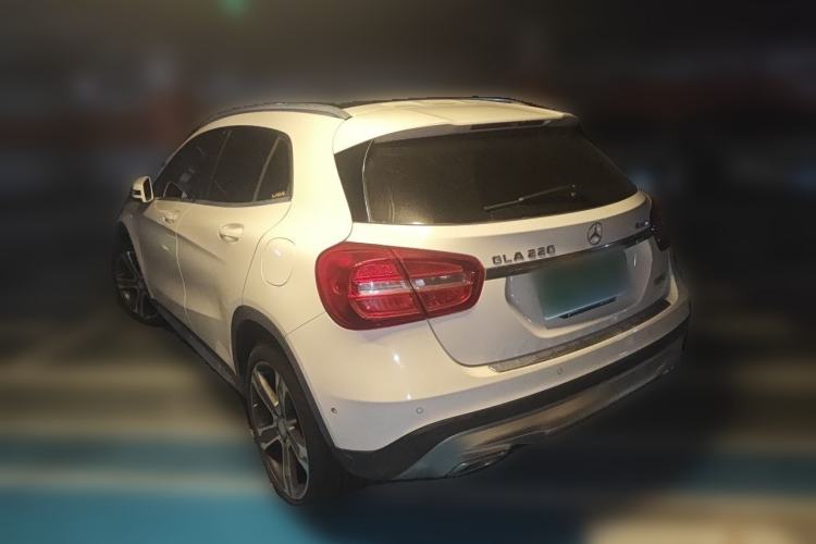 Used Mercedes-Benz GLA 2015 GLA 220 4MATIC Luxury Model Rear Left 45 Deg