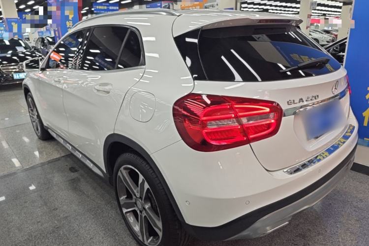 Used Mercedes-Benz GLA 2015 GLA 220 4MATIC Luxury Model Rear Left 45 Deg