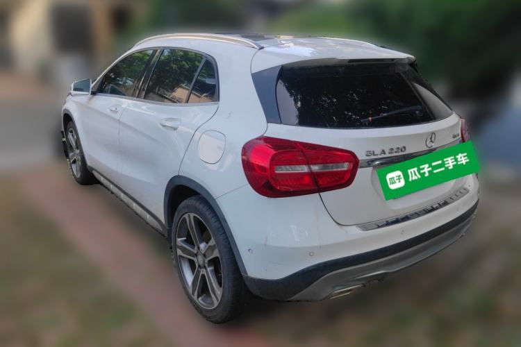 Used Mercedes-Benz GLA 2015 GLA 220 4MATIC Luxury Model Rear Left 45 Deg