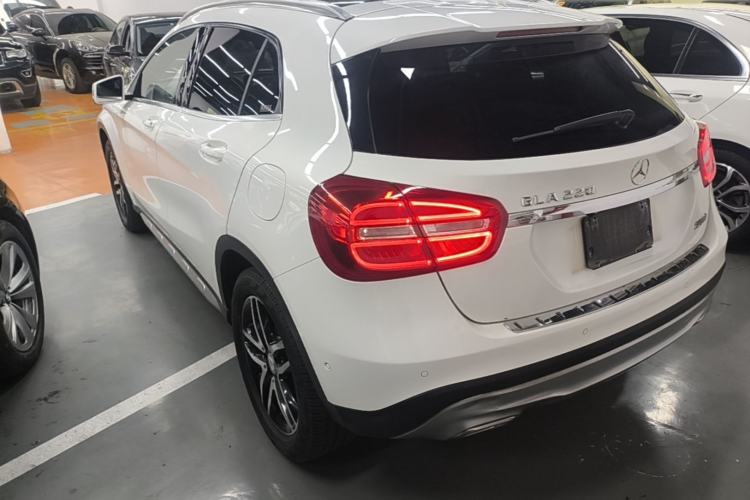 Used Mercedes-Benz GLA 2015 GLA 220 4MATIC Fashion Model Rear Left 45 Deg