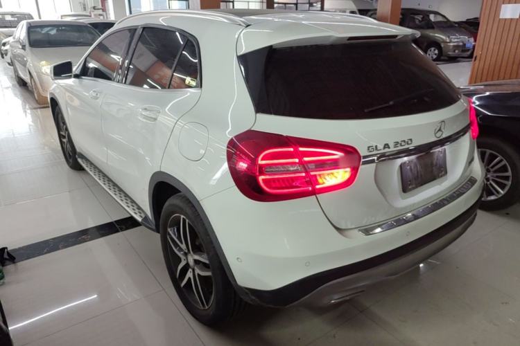 Used Mercedes-Benz GLA 2015 GLA 200 Fashion Model Rear Left 45 Deg