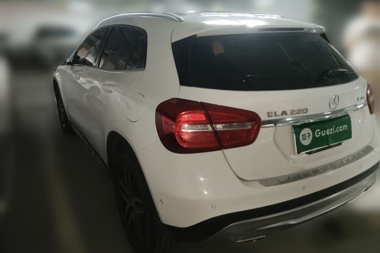 Used Mercedes-Benz GLA 2015 GLA 220 4MATIC Fashion Model Rear Left 45 Deg
