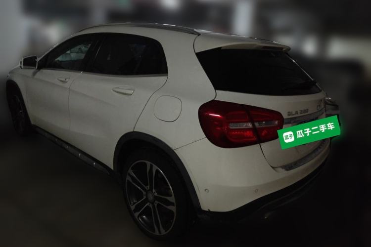 Used Mercedes-Benz GLA 2015 GLA 220 4MATIC Luxury Model Rear Left 45 Deg