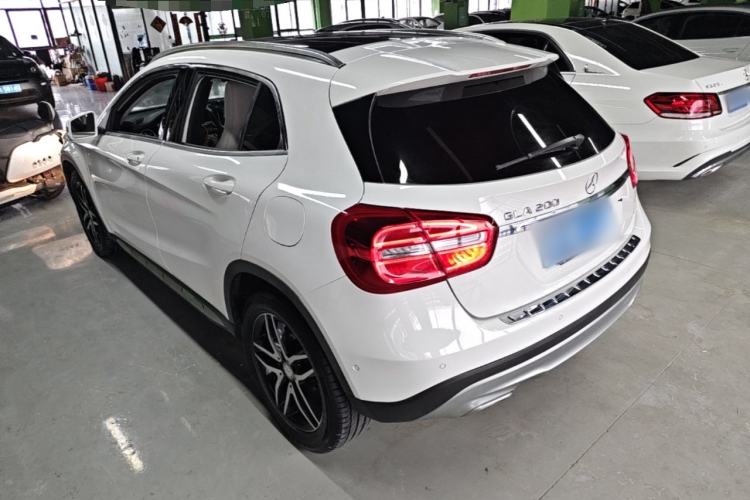Used Mercedes-Benz GLA 2015 GLA 200 Fashion Model Rear Left 45 Deg