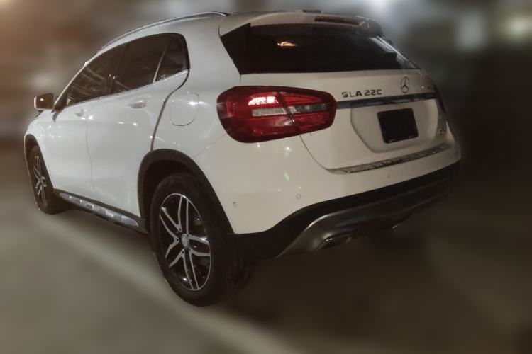 Used Mercedes-Benz GLA 2015 GLA 220 4MATIC Fashion Model Rear Left 45 Deg