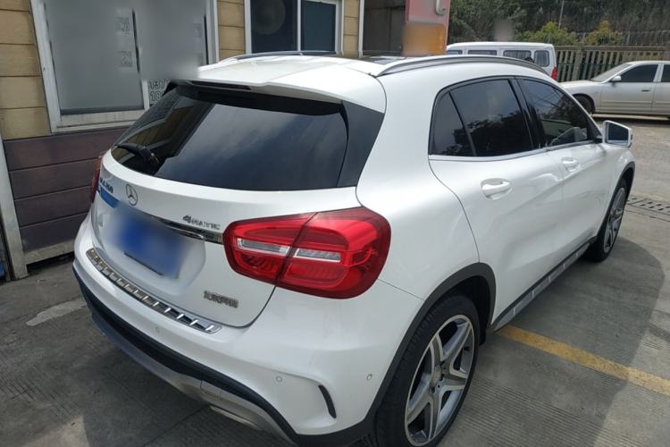 Used Mercedes-Benz GLA 2015 GLA 260 4MATIC Sport Edition Rear Right 45 Deg
