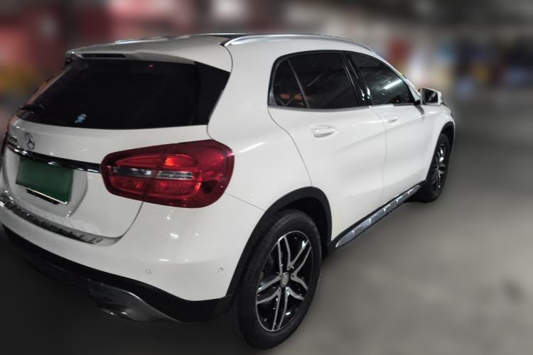 Used Mercedes-Benz GLA 2015 GLA 200 Fashion Model Rear Right 45 Deg