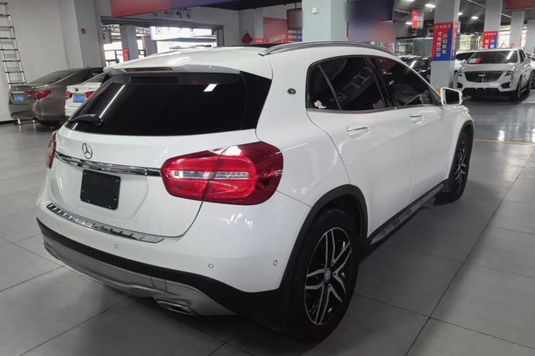 Used Mercedes-Benz GLA 2015 GLA 220 4MATIC Fashion Model Rear Right 45 Deg