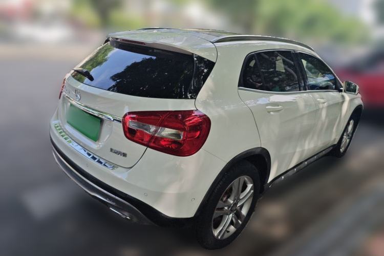 Used Mercedes-Benz GLA 2015 GLA 200 Sport Edition Rear Right 45 Deg