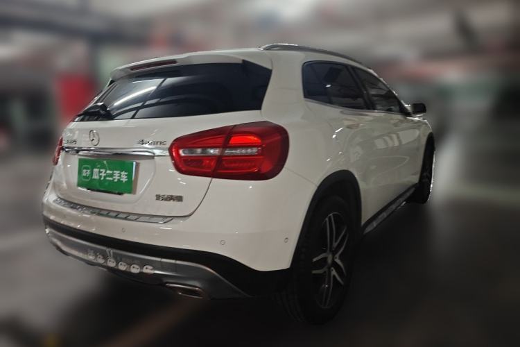 Used Mercedes-Benz GLA 2015 GLA 220 4MATIC Fashion Model Rear Right 45 Deg