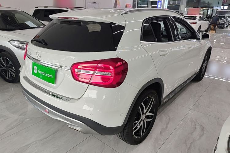 Used Mercedes-Benz GLA 2015 GLA 200 Fashion Model Rear Right 45 Deg