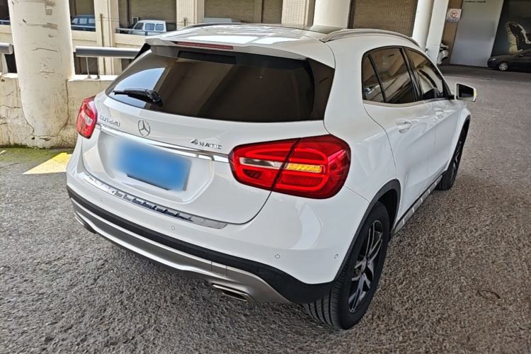 Used Mercedes-Benz GLA 2015 GLA 220 4MATIC Fashion Model Rear Right 45 Deg