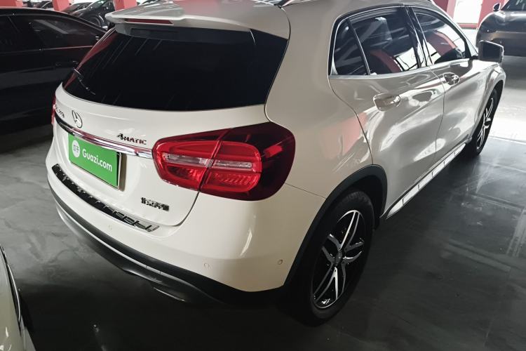Used Mercedes-Benz GLA 2015 GLA 220 4MATIC Fashion Model Rear Right 45 Deg