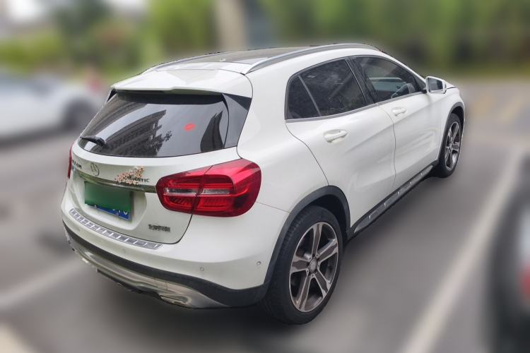 Used Mercedes-Benz GLA 2015 GLA 220 4MATIC Luxury Model Rear Right 45 Deg