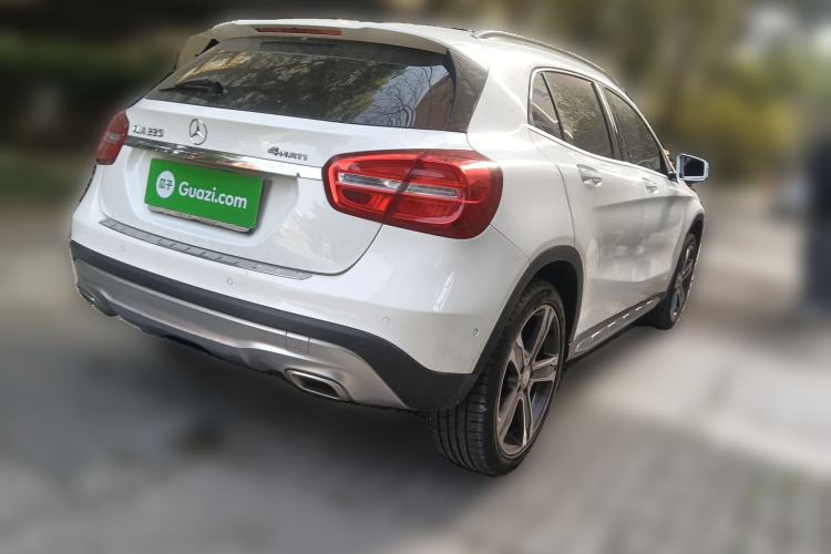 Used Mercedes-Benz GLA 2015 GLA 220 4MATIC Luxury Model Rear Right 45 Deg