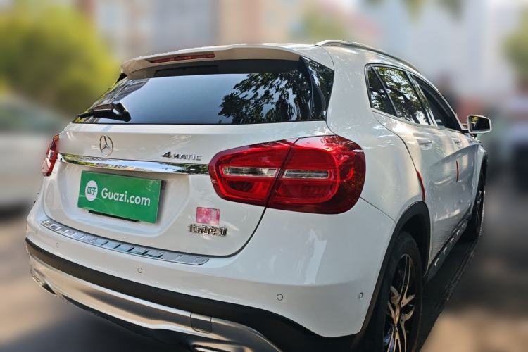 Used Mercedes-Benz GLA 2015 GLA 220 4MATIC Fashion Model Rear Right 45 Deg