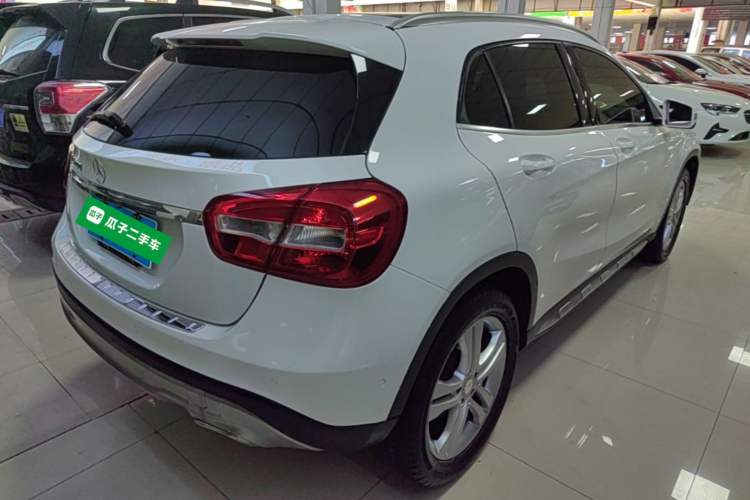 Used Mercedes-Benz GLA 2015 GLA 200 Sport Edition Rear Right 45 Deg