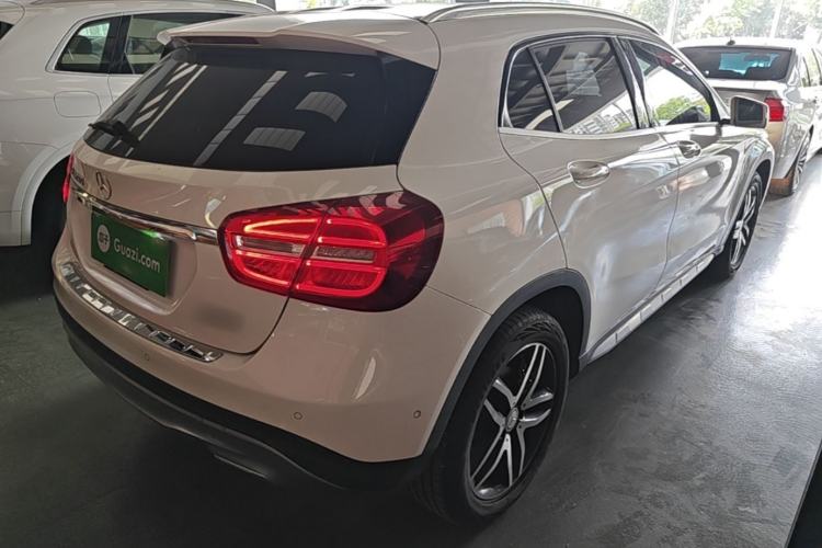 Used Mercedes-Benz GLA 2015 GLA 200 Fashion Model Rear Right 45 Deg