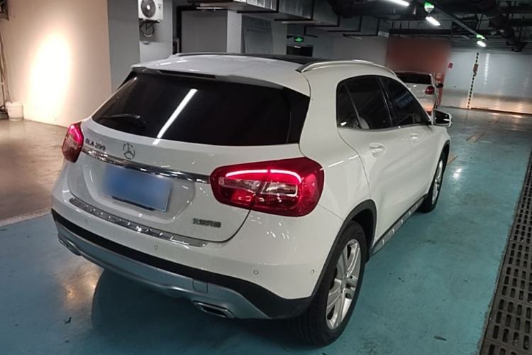 Used Mercedes-Benz GLA 2015 GLA 200 Sport Edition Rear Right 45 Deg