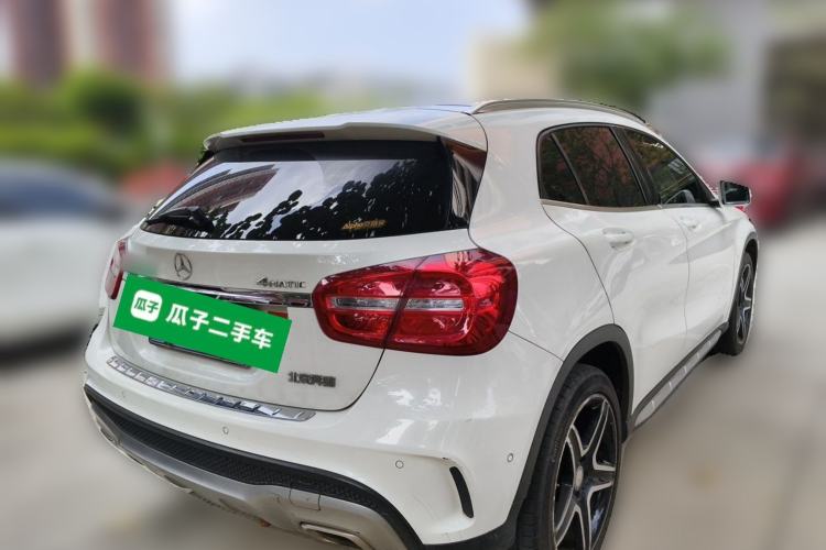 Used Mercedes-Benz GLA 2015 GLA 220 4MATIC Luxury Model Rear Right 45 Deg