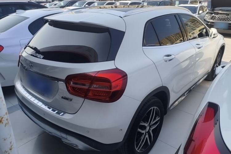 Used Mercedes-Benz GLA 2015 GLA 200 Fashion Model Rear Right 45 Deg