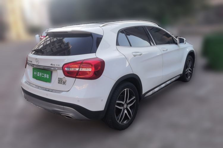Used Mercedes-Benz GLA 2015 GLA 220 4MATIC Fashion Model Rear Right 45 Deg