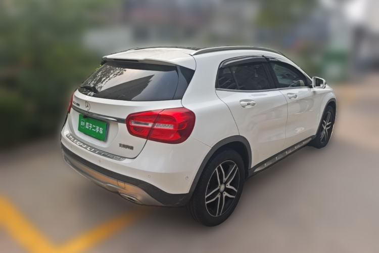 Used Mercedes-Benz GLA 2015 GLA 200 Fashion Model Rear Right 45 Deg