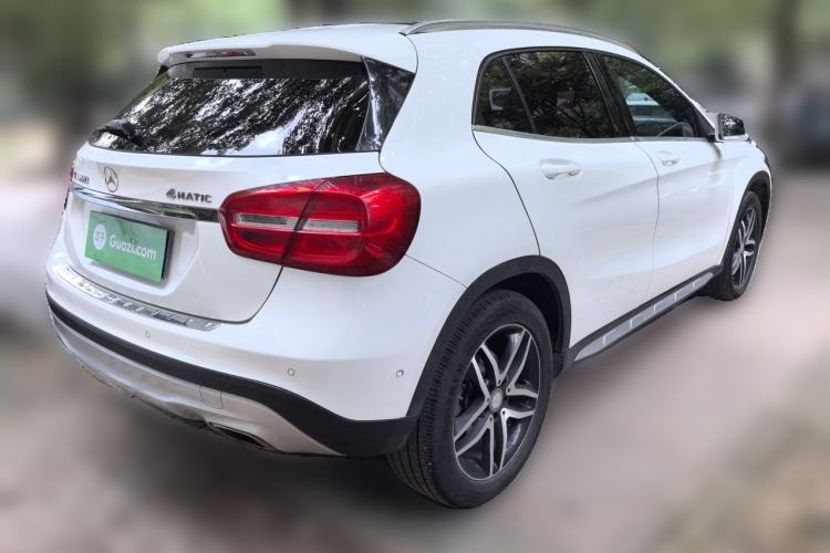 Used Mercedes-Benz GLA 2015 GLA 220 4MATIC Fashion Model Rear Right 45 Deg