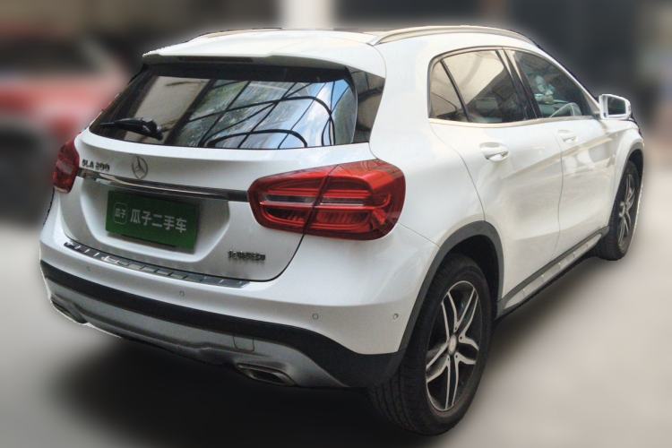 Used Mercedes-Benz GLA 2015 GLA 200 Fashion Model Rear Right 45 Deg
