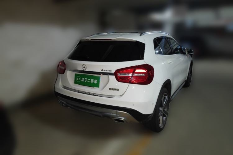 Used Mercedes-Benz GLA 2015 GLA 220 4MATIC Luxury Model Rear Right 45 Deg