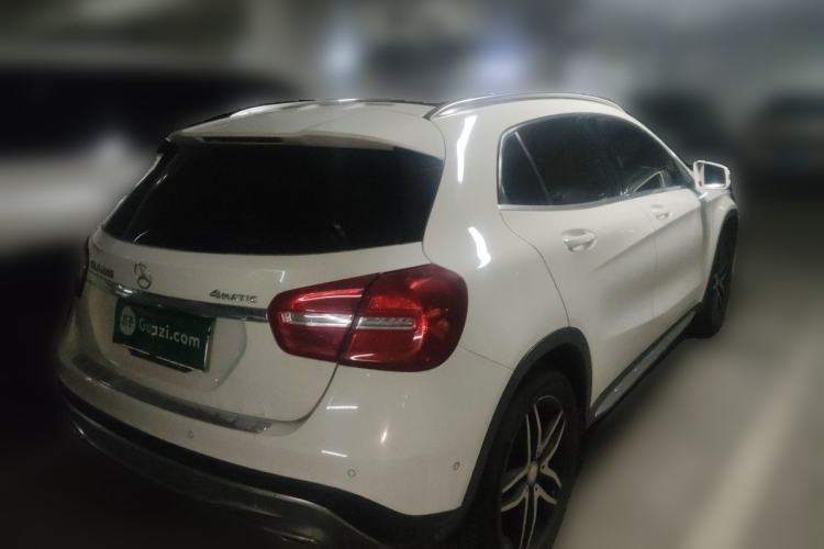 Used Mercedes-Benz GLA 2015 GLA 220 4MATIC Fashion Model Rear Right 45 Deg