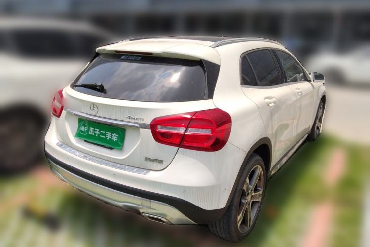 Used Mercedes-Benz GLA 2015 GLA 220 4MATIC Luxury Model Rear Right 45 Deg
