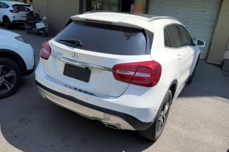 Used Mercedes-Benz GLA 2015 GLA 200 Fashion Model Rear Right 45 Deg