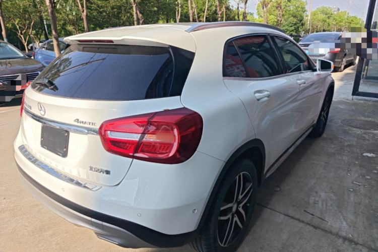 Used Mercedes-Benz GLA 2015 GLA 220 4MATIC Fashion Model Rear Right 45 Deg