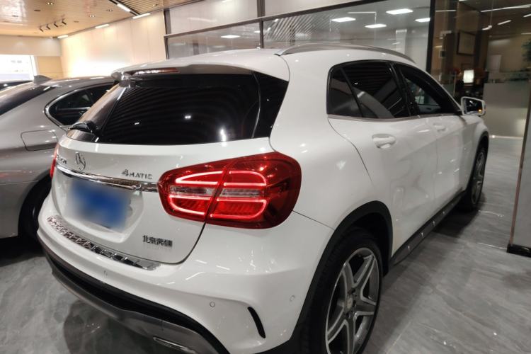 Used Mercedes-Benz GLA 2015 GLA 260 4MATIC Sport Edition Rear Right 45 Deg