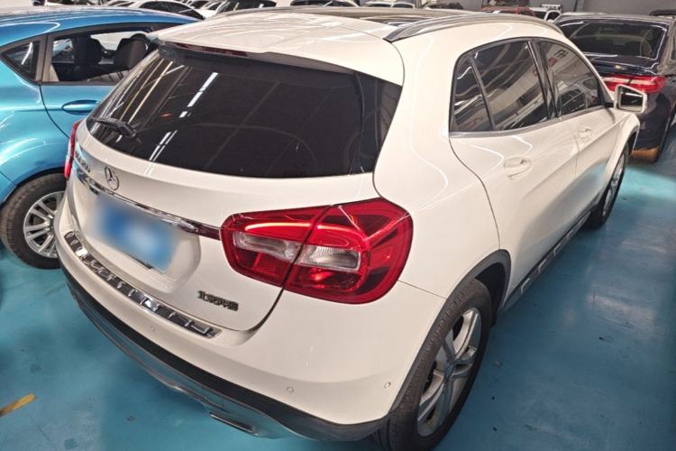 Used Mercedes-Benz GLA 2015 GLA 200 Sport Edition Rear Right 45 Deg