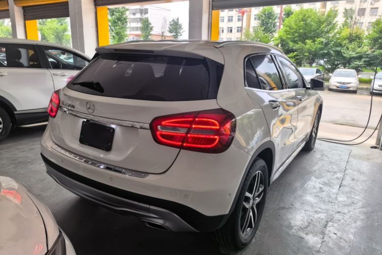 Used Mercedes-Benz GLA 2015 GLA 200 Fashion Model Rear Right 45 Deg