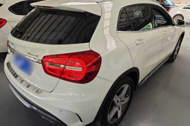 Used Mercedes-Benz GLA 2015 GLA 260 4MATIC Rear Right 45 Deg