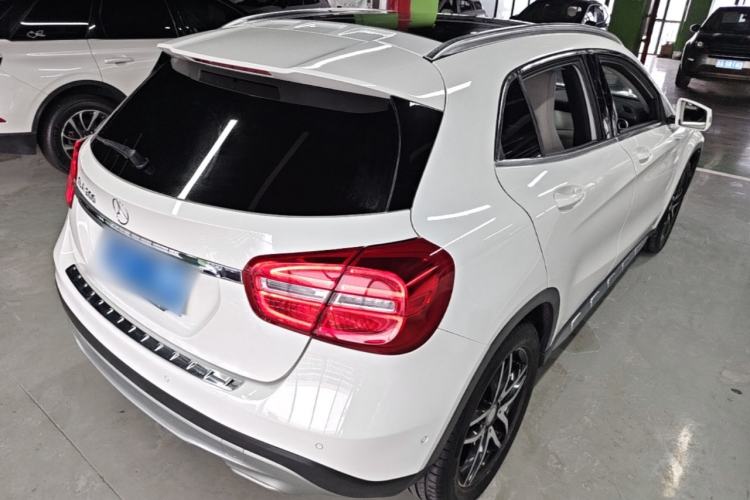 Used Mercedes-Benz GLA 2015 GLA 200 Fashion Model Rear Right 45 Deg