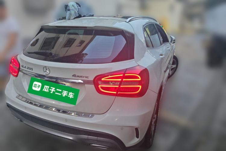 Used Mercedes-Benz GLA 2015 GLA 260 4MATIC Rear Right 45 Deg