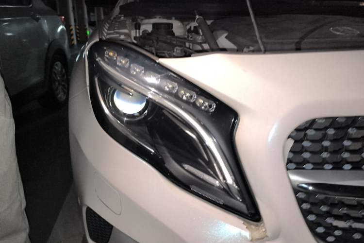 Used Mercedes-Benz GLA 2015 GLA 200 Fashion Model Right Front Headlight