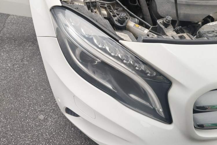 Used Mercedes-Benz GLA 2015 GLA 200 Fashion Model Right Front Headlight