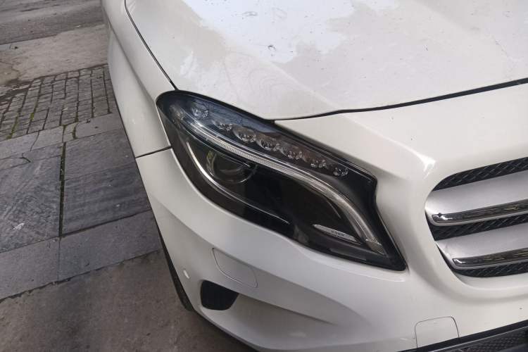 Used Mercedes-Benz GLA 2015 GLA 220 4MATIC Luxury Model Right Front Headlight