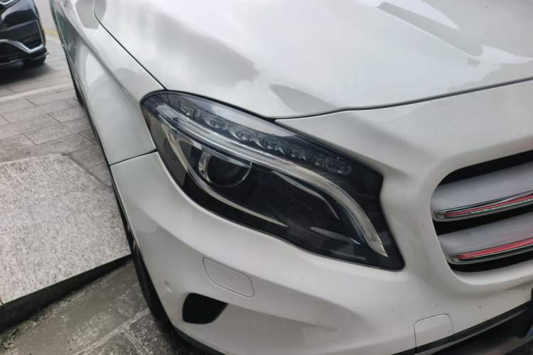 Used Mercedes-Benz GLA 2015 GLA 220 4MATIC Fashion Model Right Front Headlight